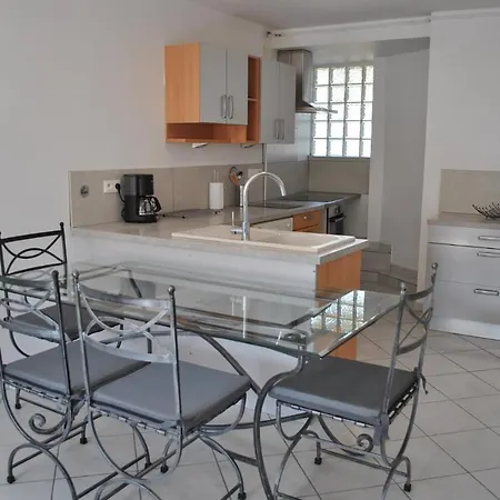 L'hirondelle Apartment *